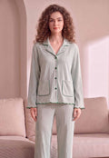 Classic Ribbed Two-Piece Women's Pajama Set with Pockets