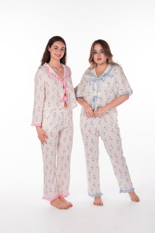 pyjama à motifs floraux